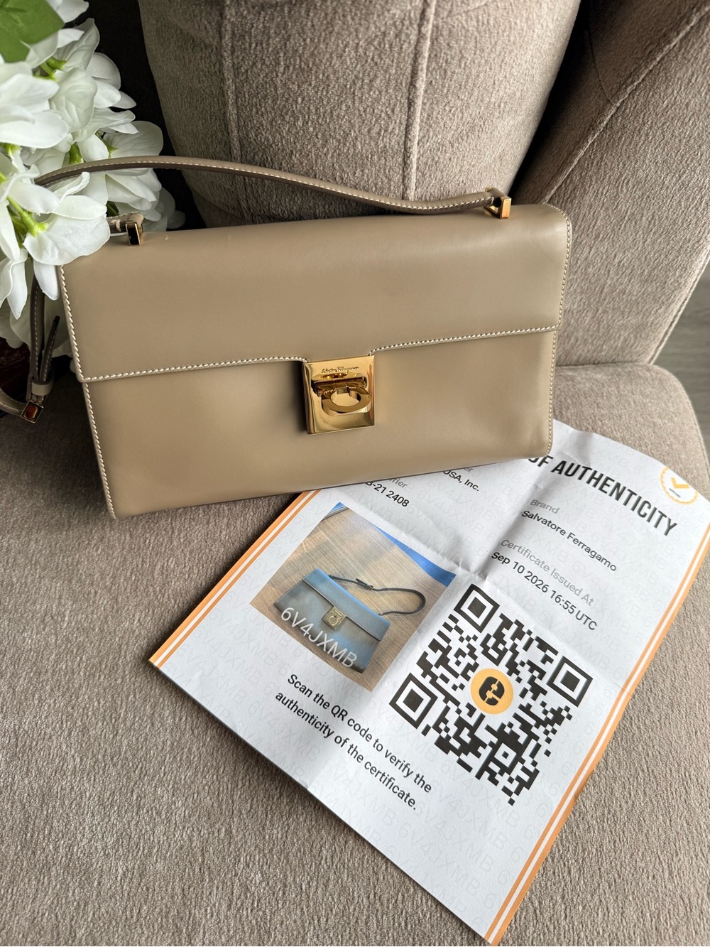 Salvatore Ferragamo Beige Leather Shoulder Bag with Gold Hardware Authentic - Picture 12 of 13